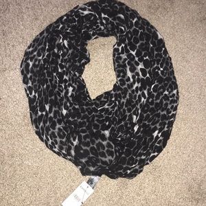 Express leopard scarf